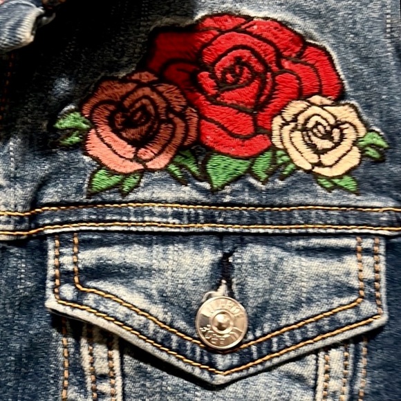 NEW Lularoe Harvey Floral Embroidered Denim Jacket Medium NWT - Picture 6 of 6